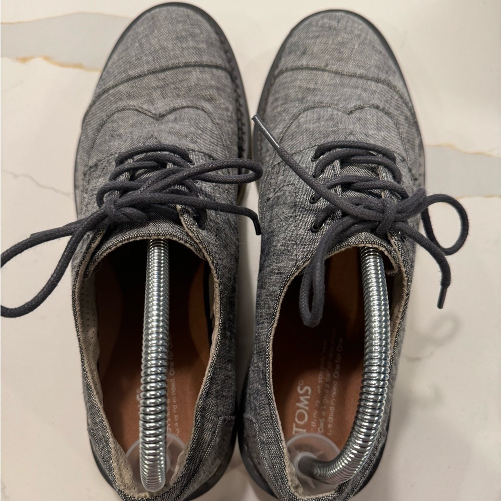 TOMS Men's Size 9 Navy Slub Chambray Lace Up Casual Oxford Shoes EUC - Picture 8 of 9